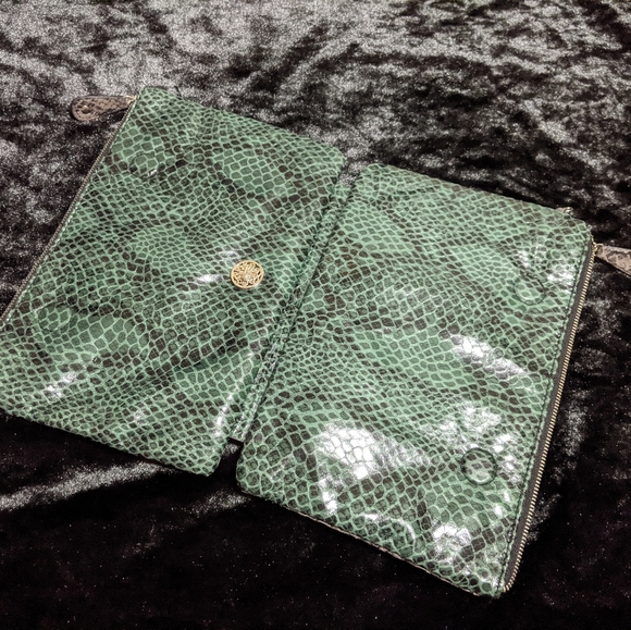 Jessica Simpson Multi Use Bag - Picture 3 of 7